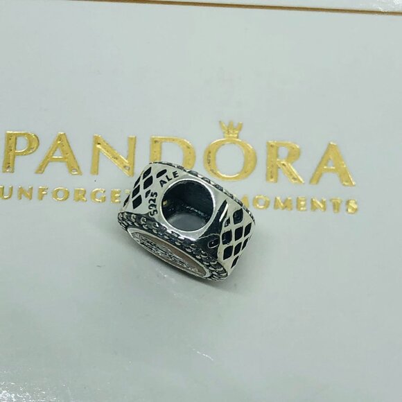 ✨🔥Disney Parks Pandora WDW Castle Black Gold Button Charm - Picture 3 of 3